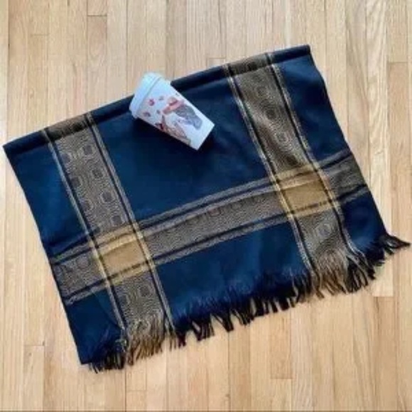 Handmade Guatemalan Lightweight Scarf Black & Gold Metallic Paisley Wrap Shawl - Picture 2 of 5